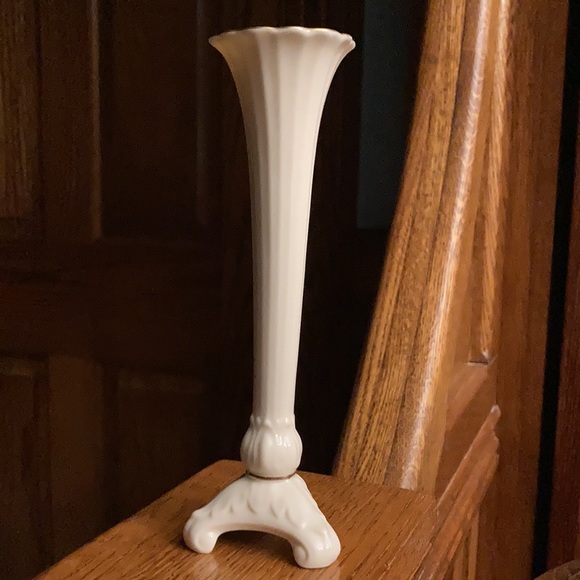 3 piece lot of vintage Lenox vases all made in the USA! All very good condition! - Picture 2 of 7